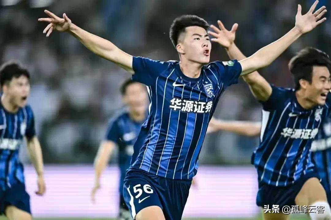 包含战绩不佳的球队面临降级风险，形势危急的词条
