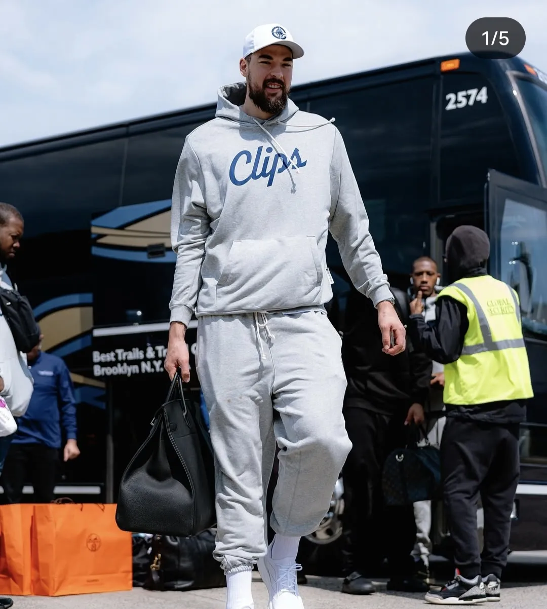 快船连败,莱昂纳德需率队出重围 快船连败,莱昂纳德需率队出重围