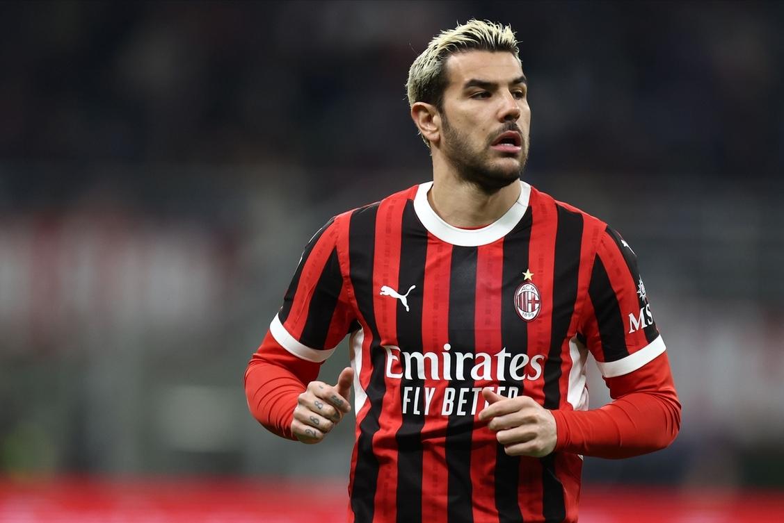 爱游戏在线-AC米兰中场获选当月最佳球员，射手榜第一的简单介绍