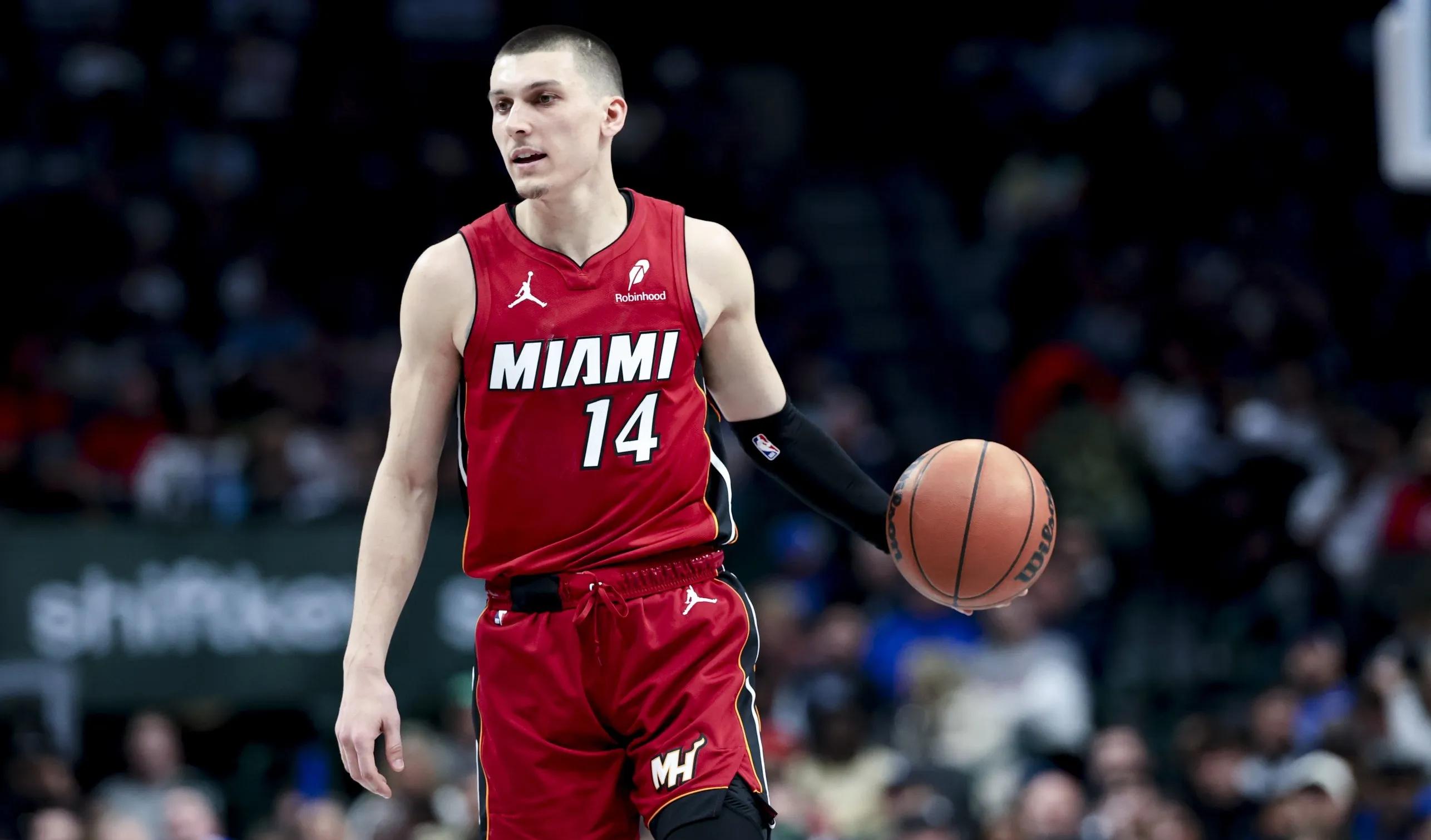 爱游戏中国官网-热火队球员因伤休战数场比赛