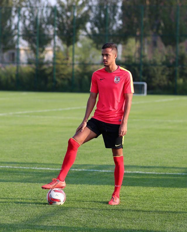 爱游戏登录入口-包含北京城市大学备战比赛，全队备战认真态度的词条