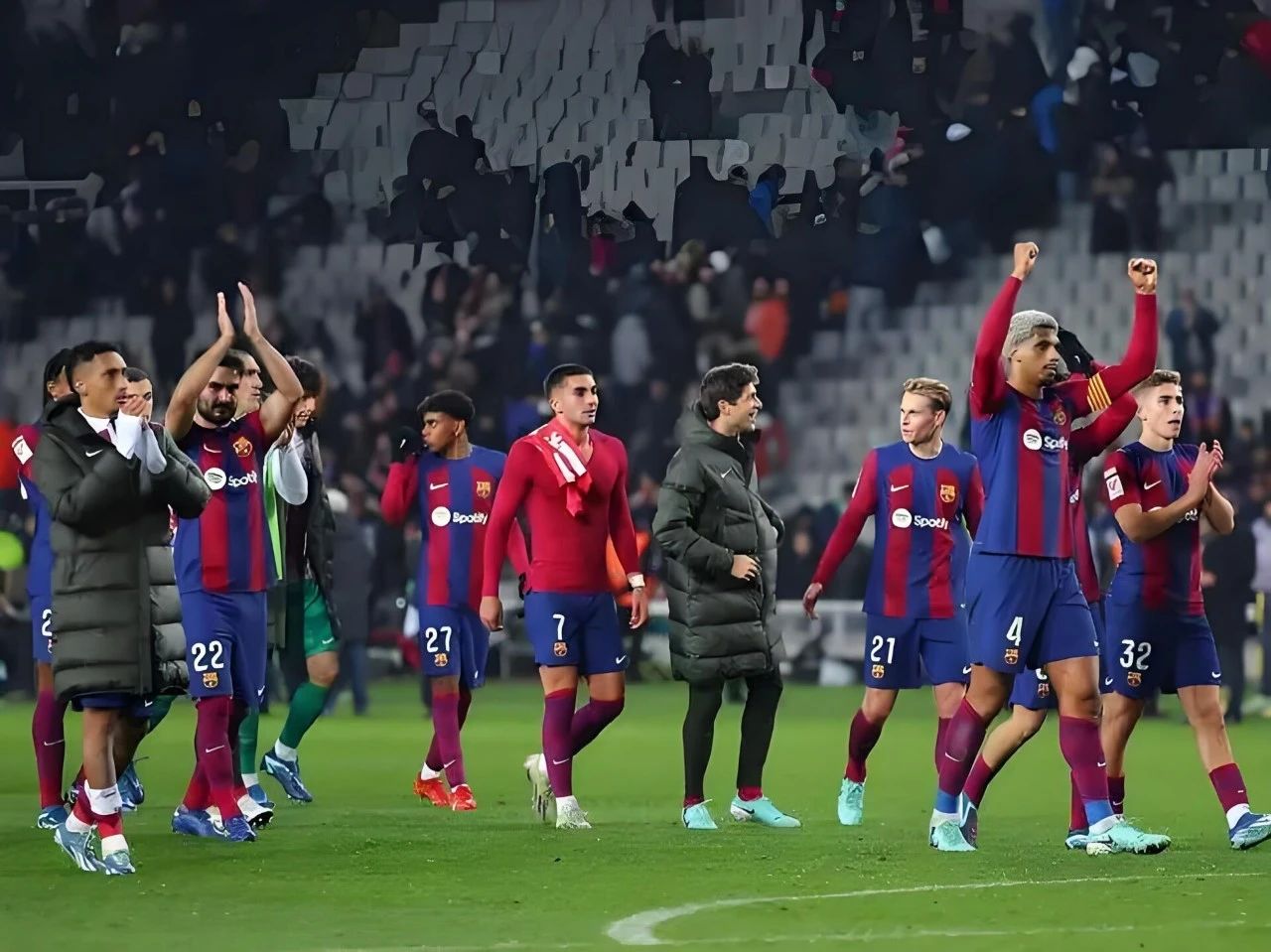 爱游戏官方登录入口-巴塞罗那球员集中训练备战决赛的简单介绍