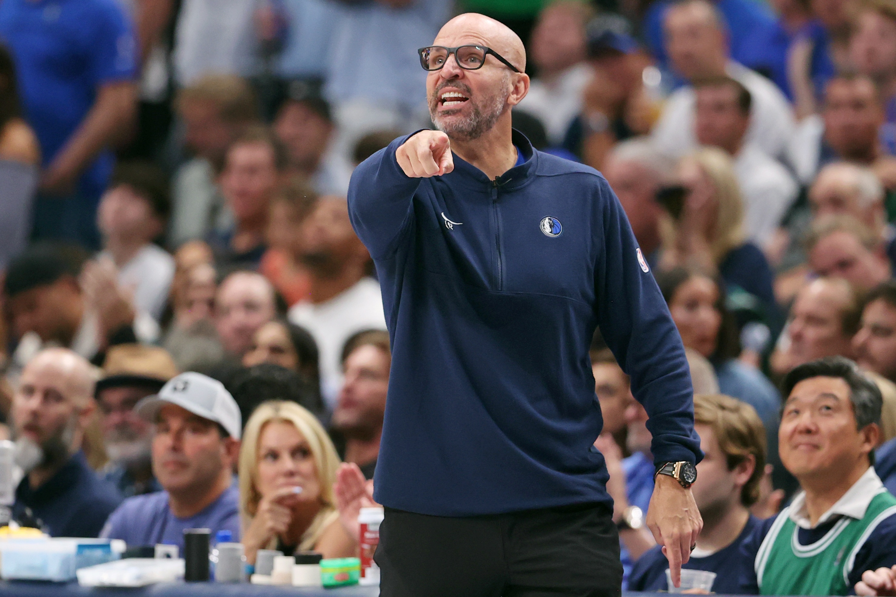 勇士击败老鹰，开拓者力克独行侠