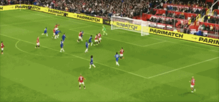 球员空接头球攻门射入制胜进球