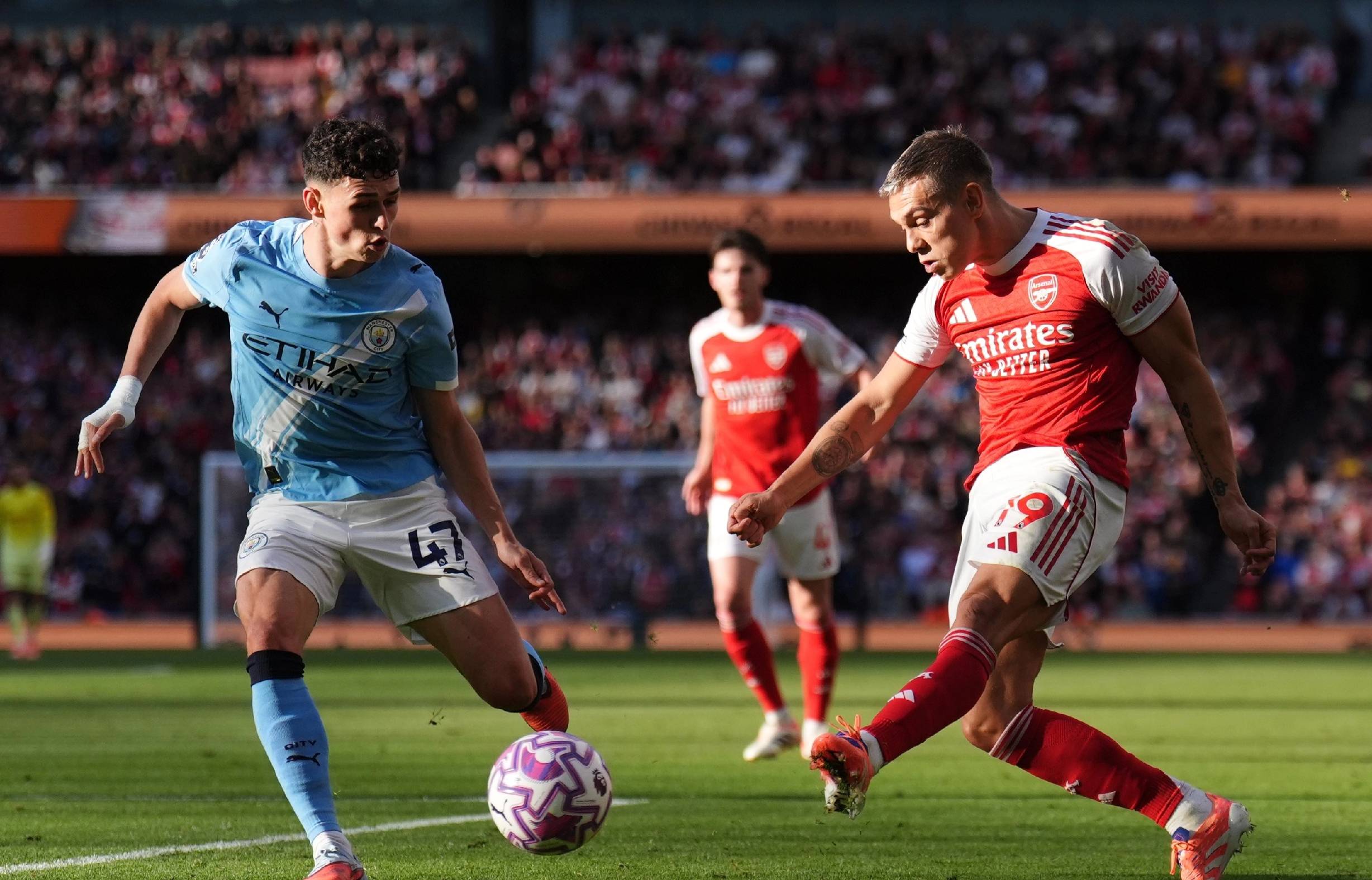 爱游戏网页版入口-曼城击败维拉狼队再次落败