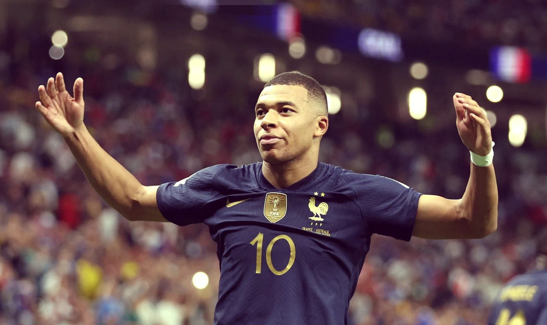 法国队在国际比赛中夺得冠军荣誉！