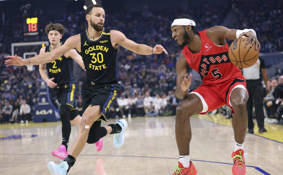 包含猛龙队实力爆发，轻松击败对手宣告胜利的词条